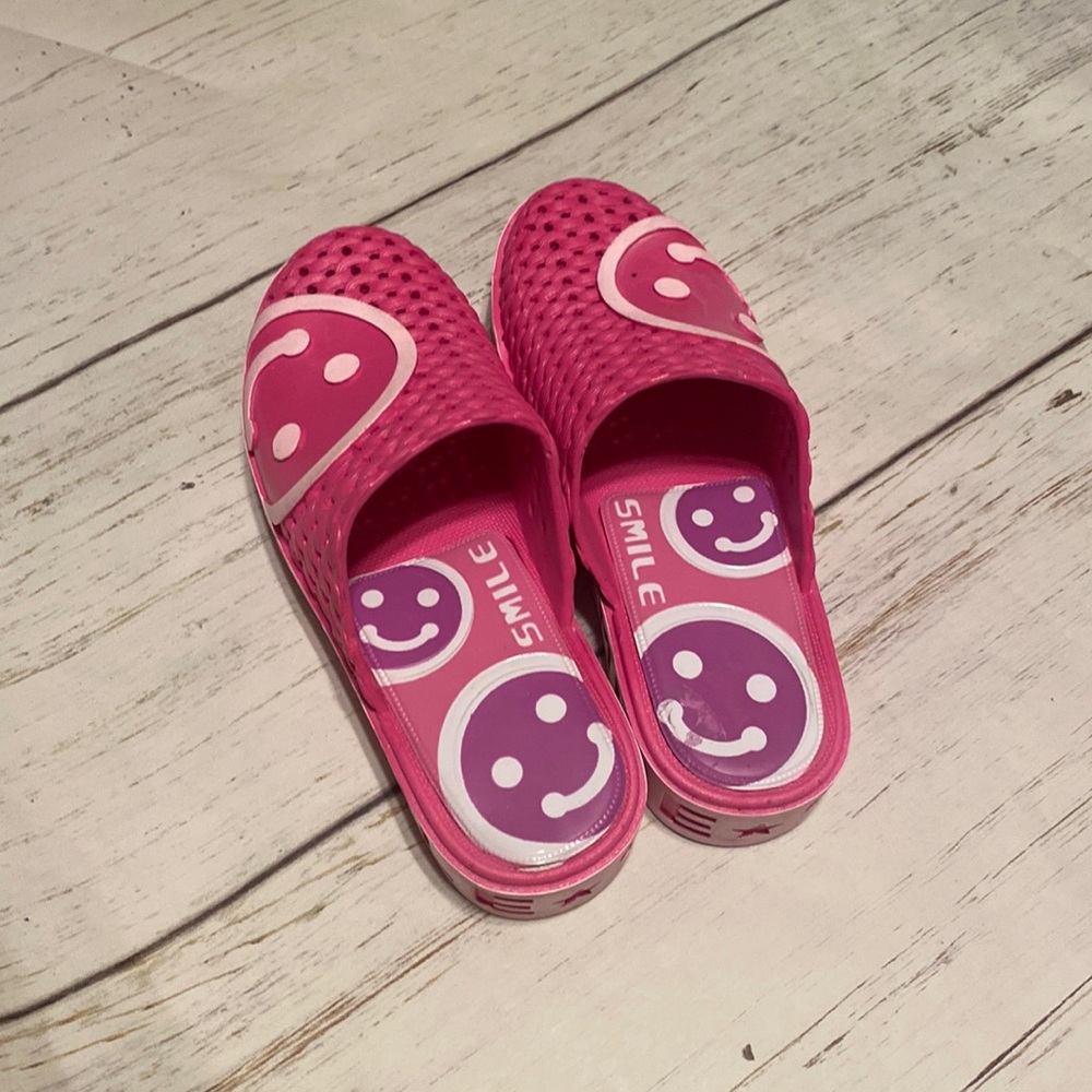 SMILE & SMILE WOMEN CROCS SHOES SIZE 38 LIKE SIZE US 7 PINK COLOR l - Picture 2 of 8